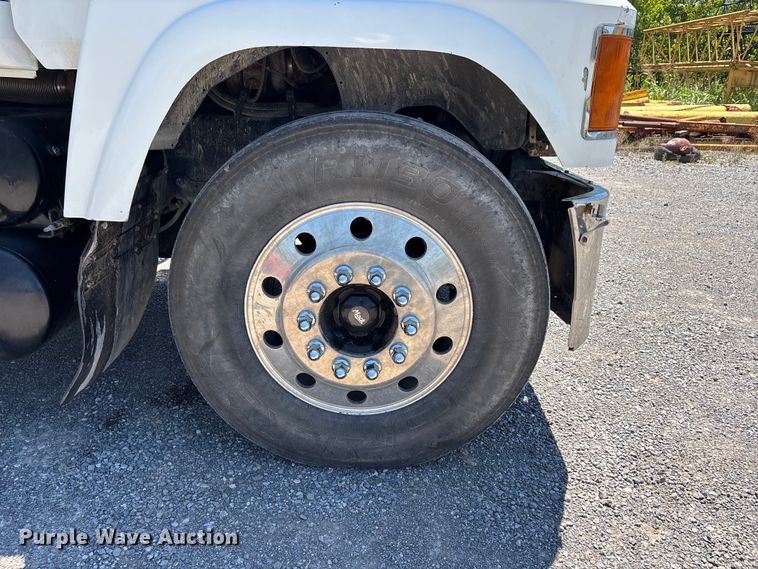 image for item ER3116 2012 Mack CHU613 semi truck