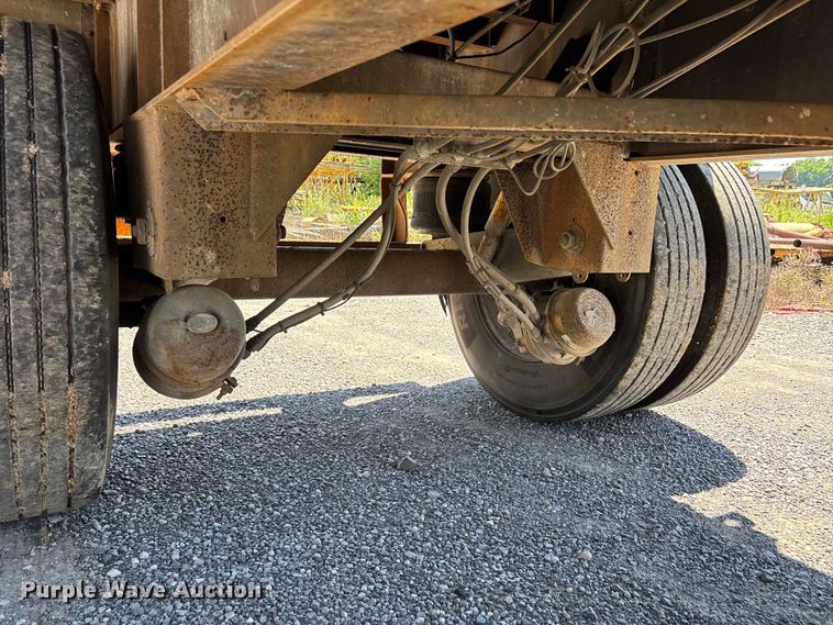 image for item ER3117 2005 Transcraft Eagle flatbed trailer