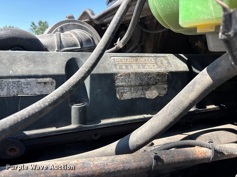 image for item ER3118 2011 Freightliner Columbia semi truck