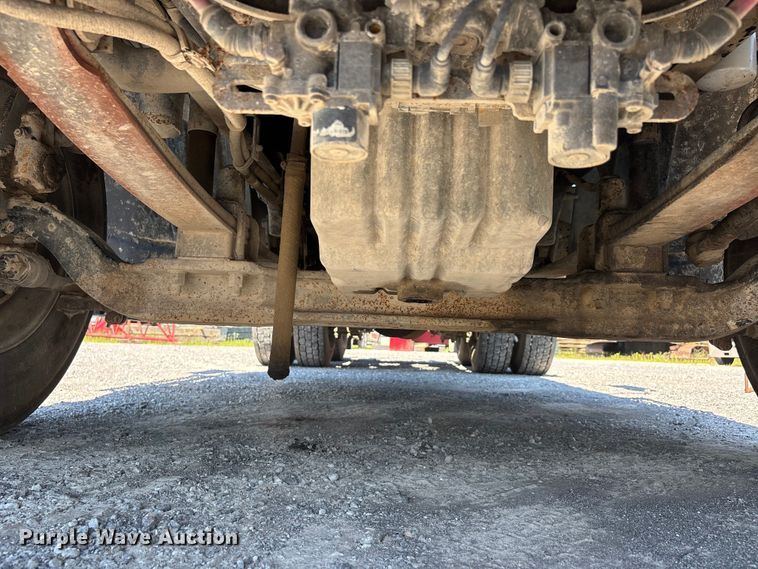 image for item ER3118 2011 Freightliner Columbia semi truck