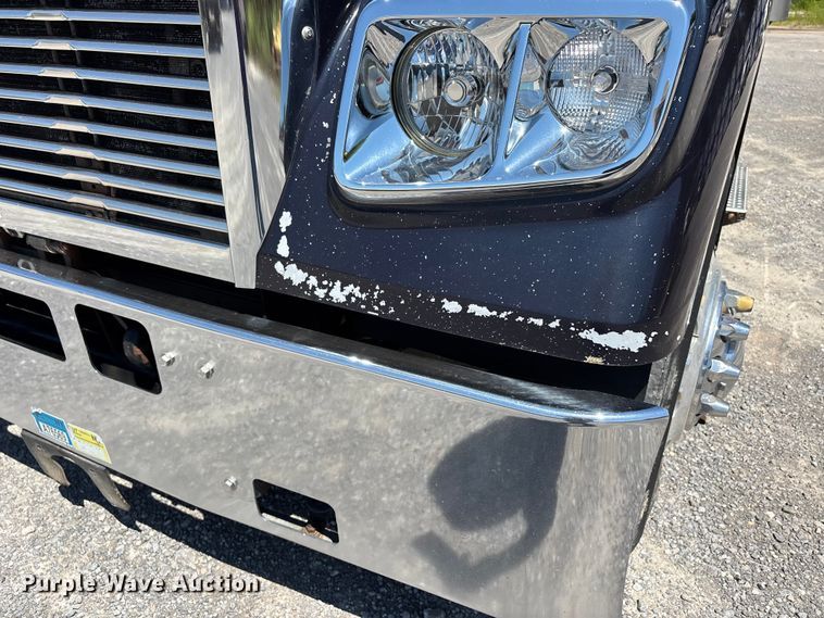 image for item ER3119 2015 Freightliner Coronado semi truck