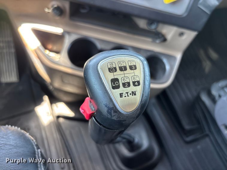 image for item ER3119 2015 Freightliner Coronado semi truck