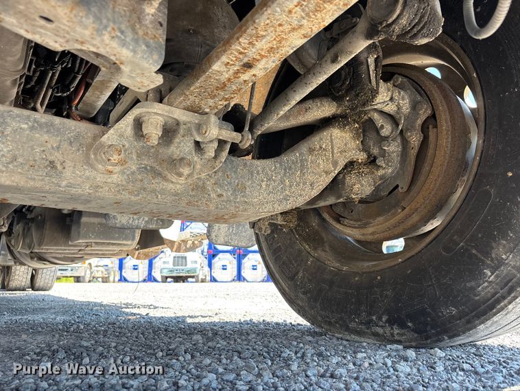 image for item ER3119 2015 Freightliner Coronado semi truck