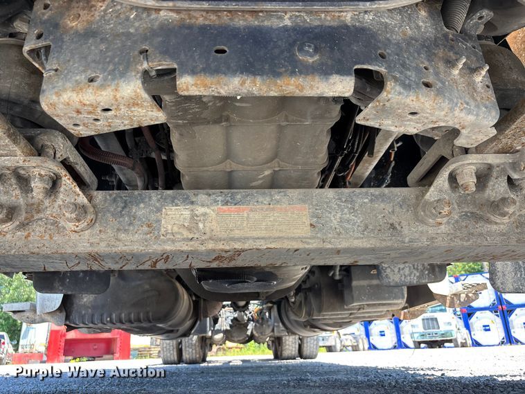 image for item ER3119 2015 Freightliner Coronado semi truck