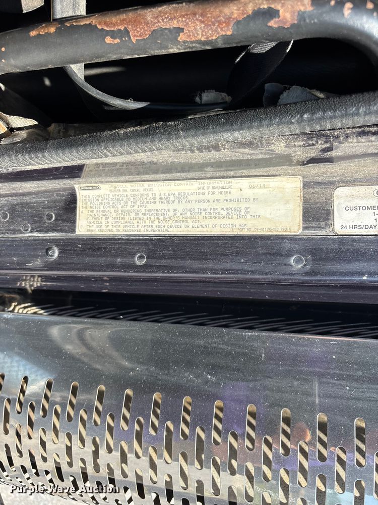 image for item ER3119 2015 Freightliner Coronado semi truck