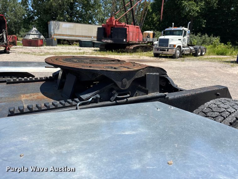 image for item ER3120 1982 Mack R686ST semi truck