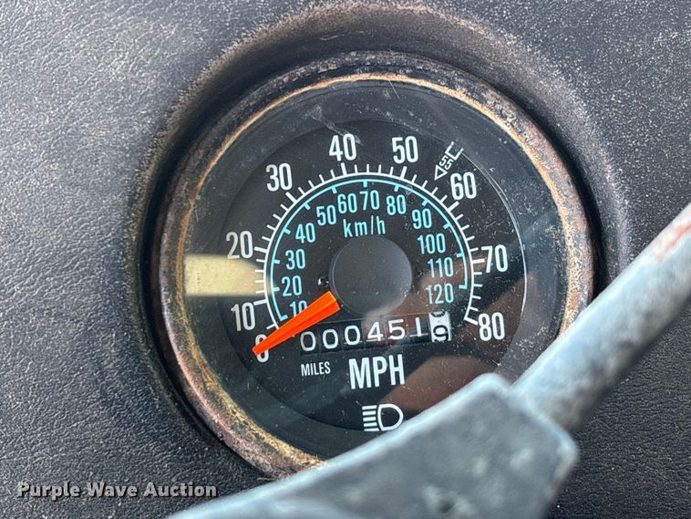 image for item ER3120 1982 Mack R686ST semi truck