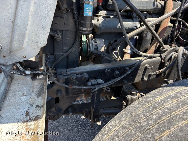 image for item ER3120 1982 Mack R686ST semi truck
