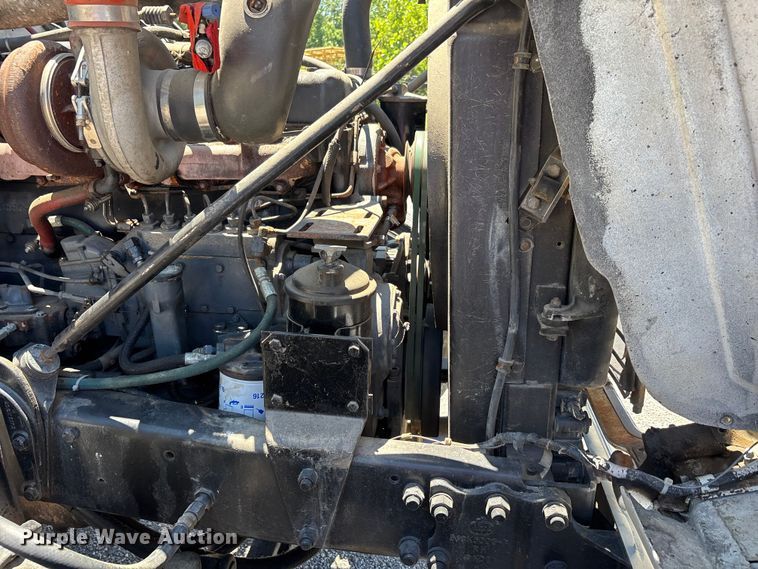 image for item ER3120 1982 Mack R686ST semi truck