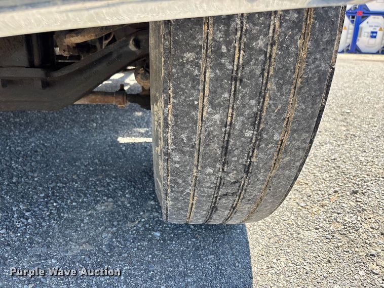 image for item ER3120 1982 Mack R686ST semi truck