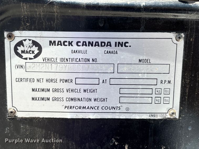 image for item ER3120 1982 Mack R686ST semi truck