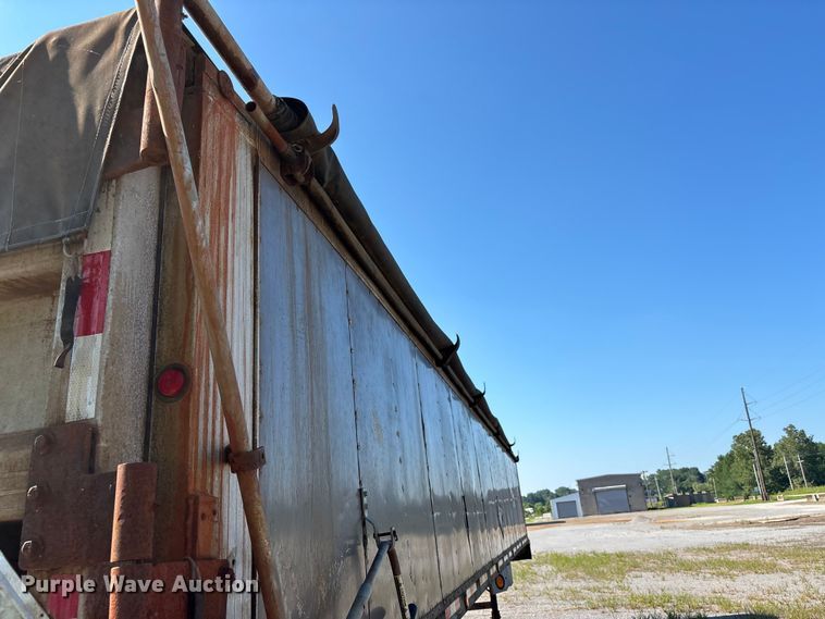 image for item ER3122 2000 Travis end dump trailer