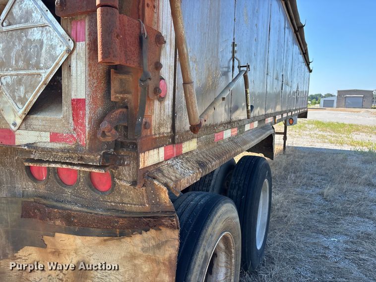 image for item ER3122 2000 Travis end dump trailer