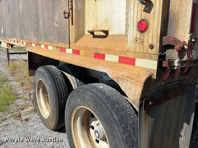 image for item ER3122 2000 Travis end dump trailer