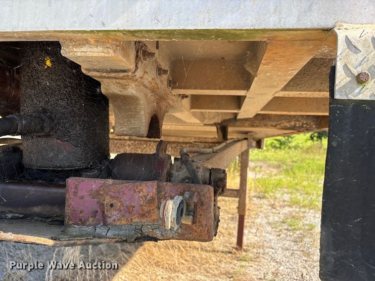 image for item ER3122 2000 Travis end dump trailer