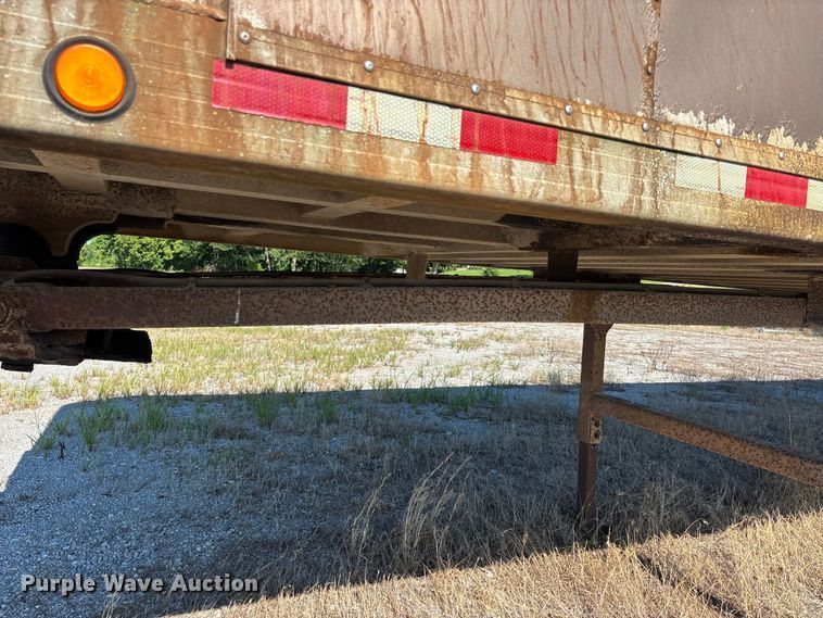 image for item ER3122 2000 Travis end dump trailer