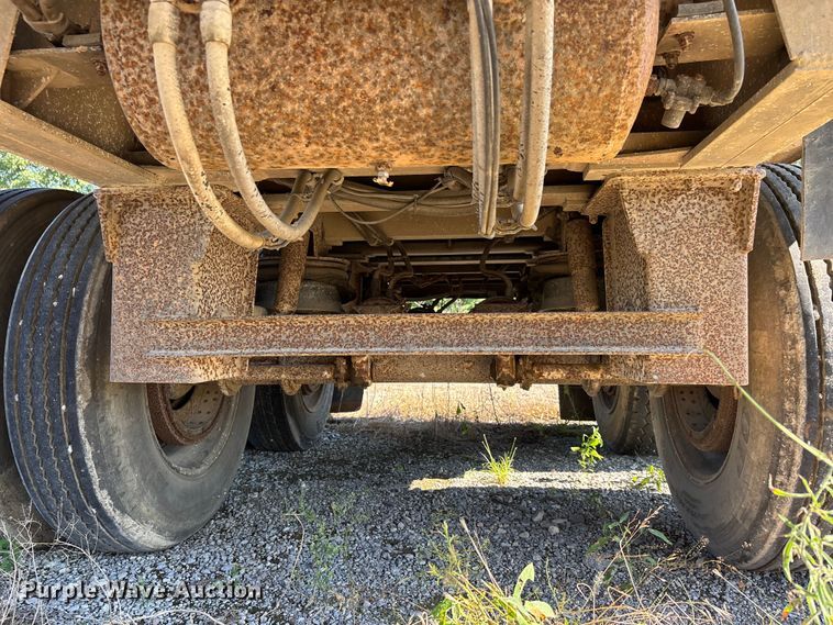 image for item ER3122 2000 Travis end dump trailer