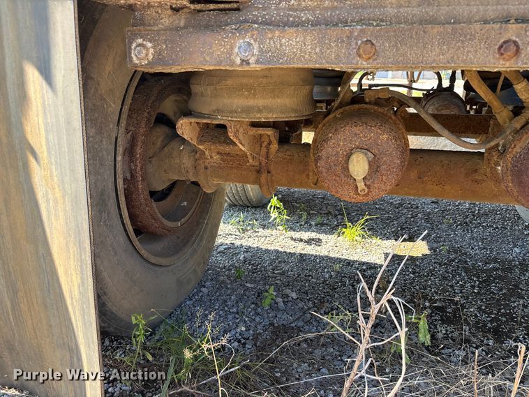 image for item ER3122 2000 Travis end dump trailer