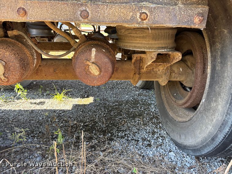 image for item ER3122 2000 Travis end dump trailer