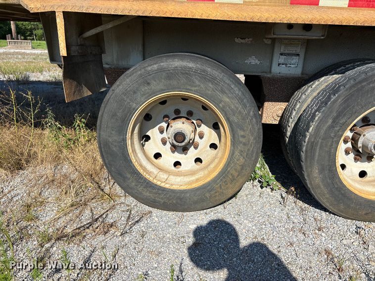 image for item ER3122 2000 Travis end dump trailer