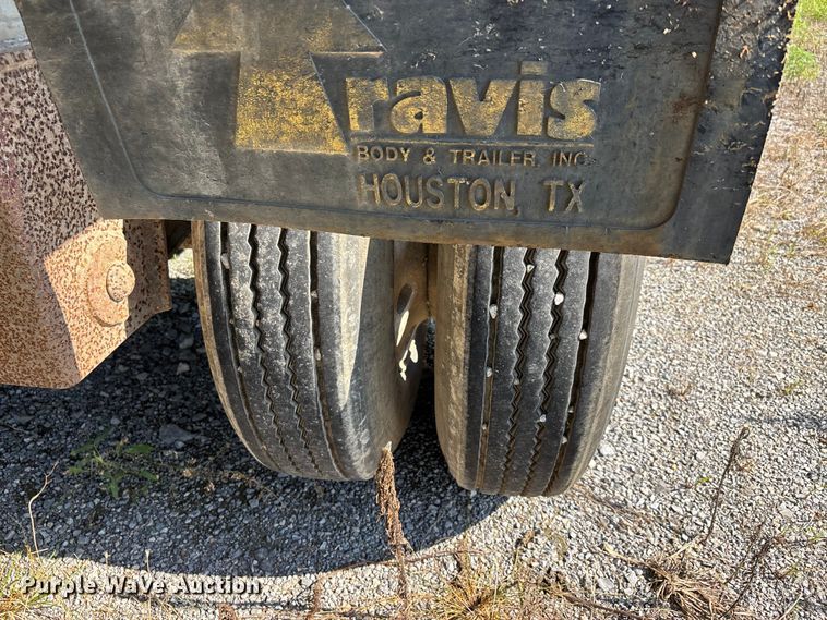 image for item ER3122 2000 Travis end dump trailer