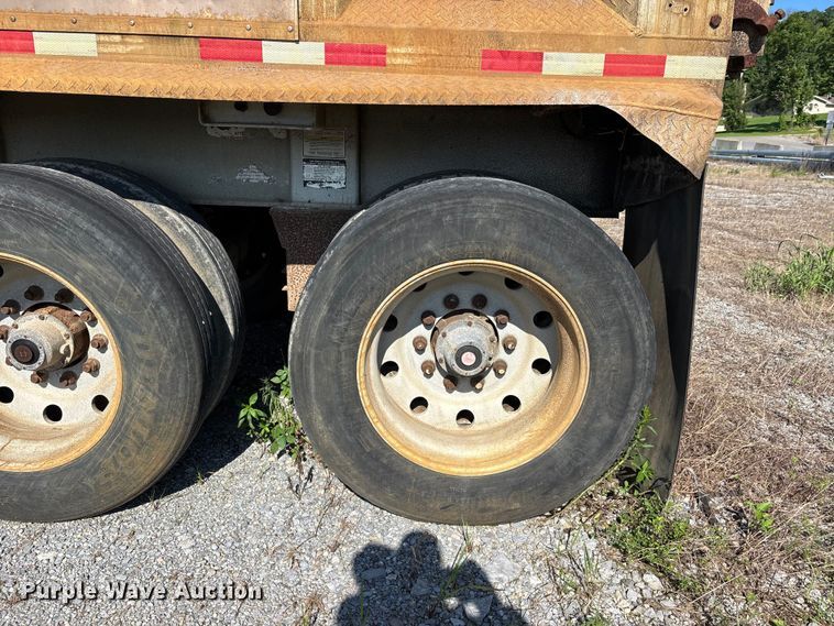 image for item ER3122 2000 Travis end dump trailer