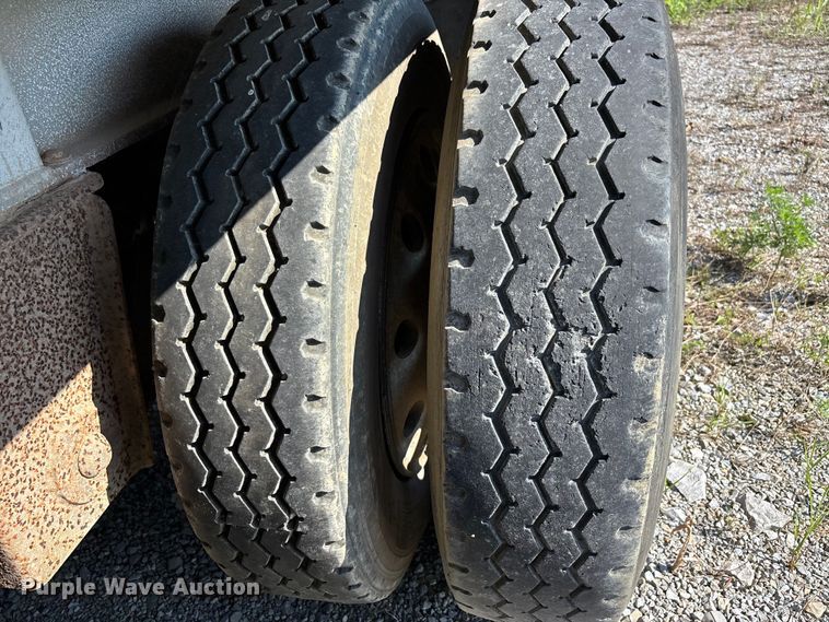 image for item ER3122 2000 Travis end dump trailer