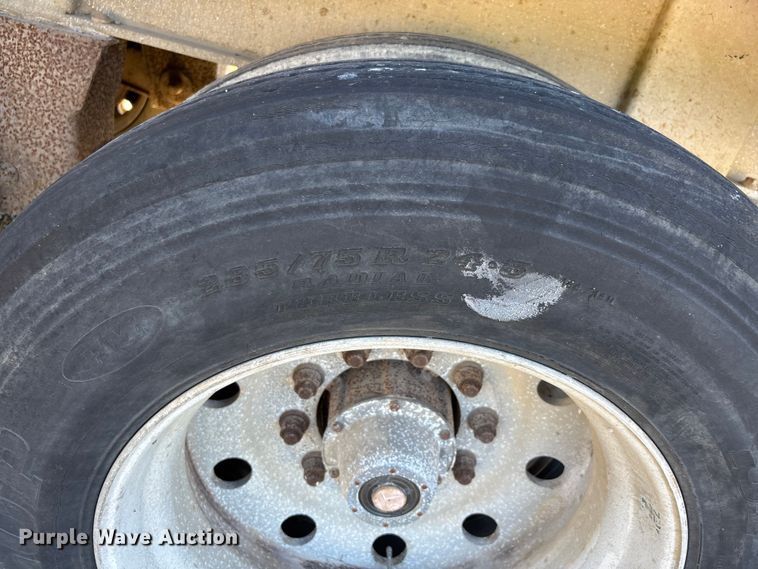 image for item ER3122 2000 Travis end dump trailer