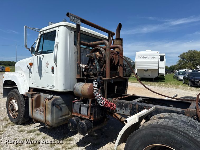 image for item ET6405 1991 International 2574 6X4 winch truck