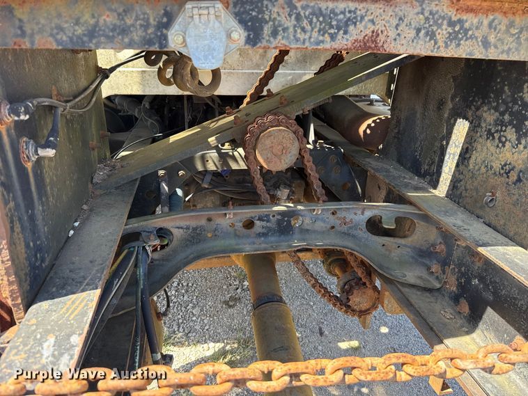image for item ET6405 1991 International 2574 6X4 winch truck