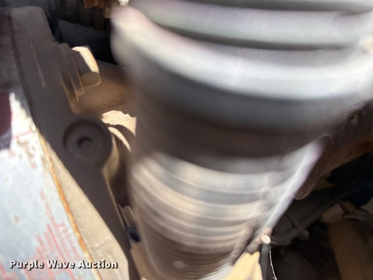 image for item ET6405 1991 International 2574 6X4 winch truck