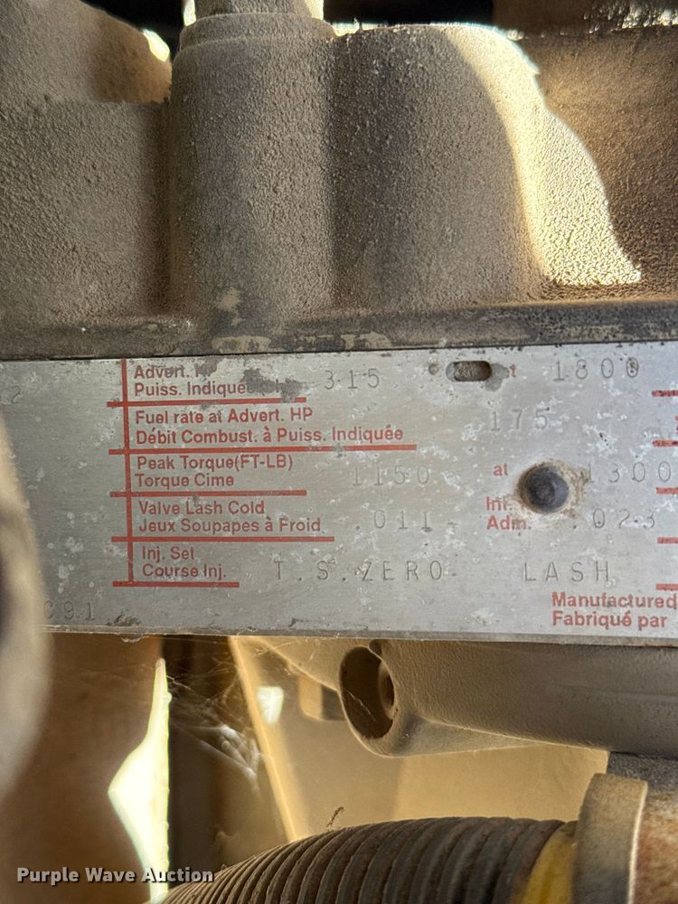 image for item ET6405 1991 International 2574 6X4 winch truck