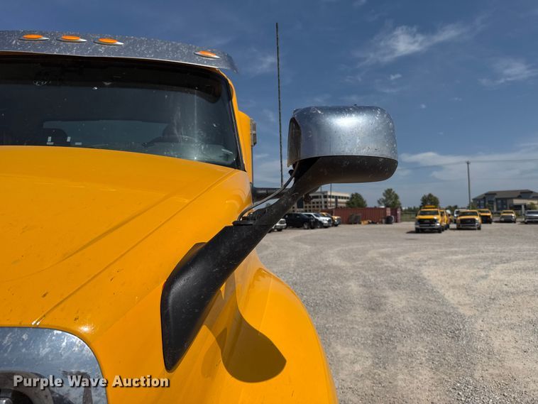 image for item ET6428 2024 International LT625 semi truck
