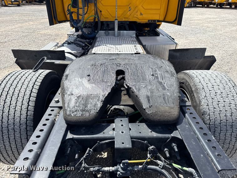 image for item ET6428 2024 International LT625 semi truck