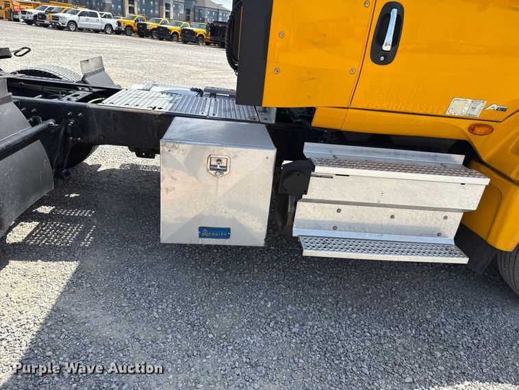 image for item ET6428 2024 International LT625 semi truck