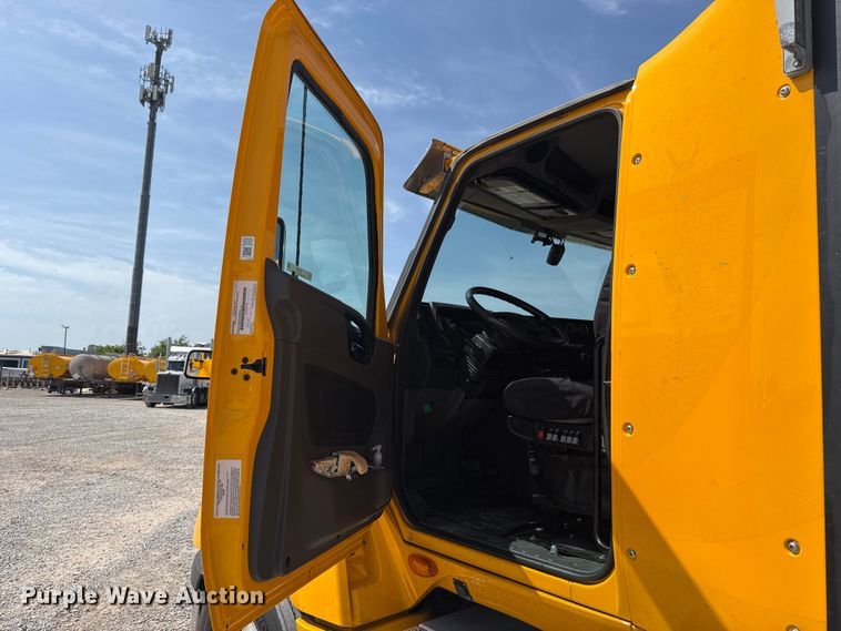 image for item ET6428 2024 International LT625 semi truck