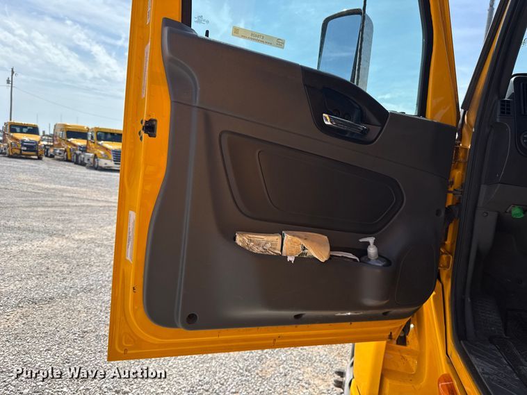 image for item ET6428 2024 International LT625 semi truck