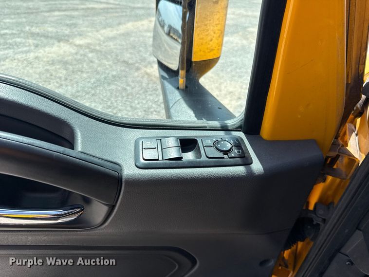 image for item ET6428 2024 International LT625 semi truck