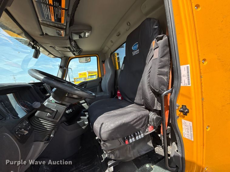 image for item ET6428 2024 International LT625 semi truck