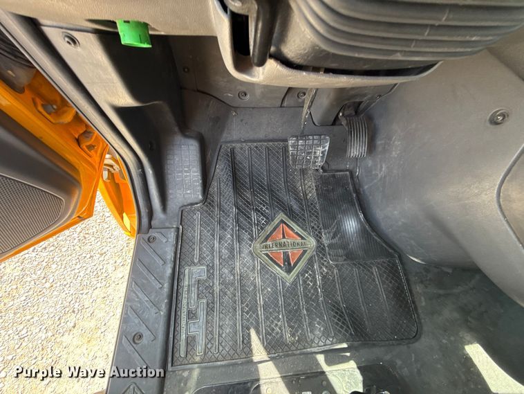 image for item ET6428 2024 International LT625 semi truck