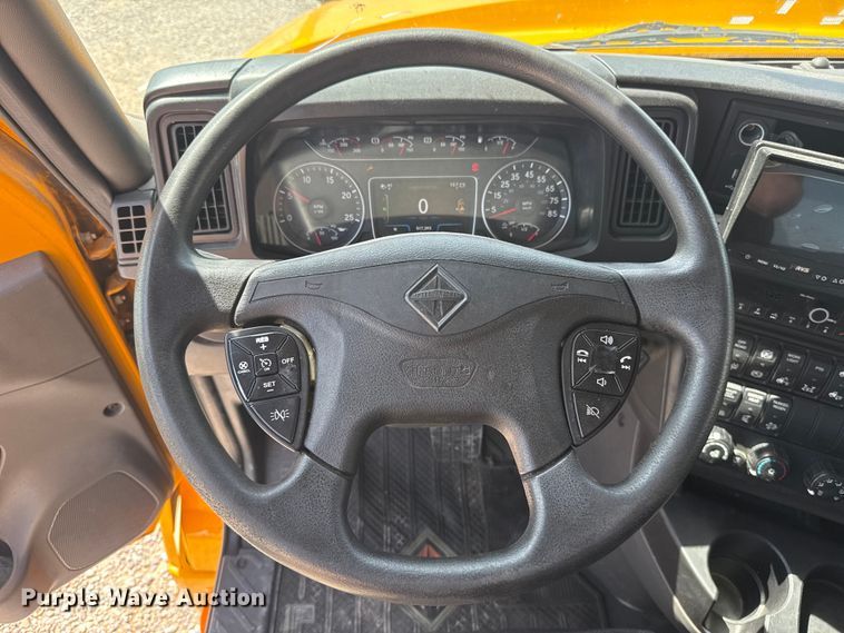 image for item ET6428 2024 International LT625 semi truck