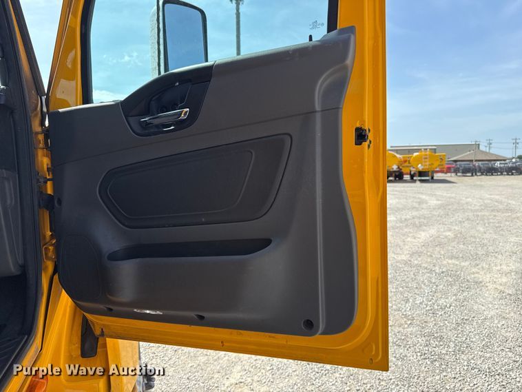 image for item ET6428 2024 International LT625 semi truck