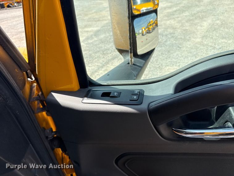 image for item ET6428 2024 International LT625 semi truck