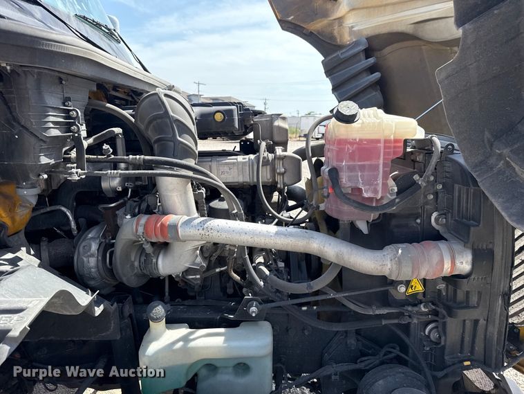 image for item ET6428 2024 International LT625 semi truck