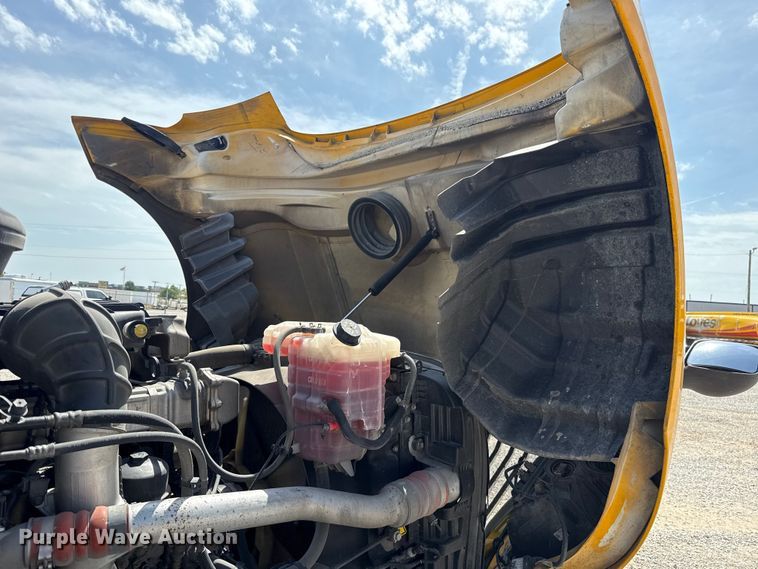 image for item ET6428 2024 International LT625 semi truck