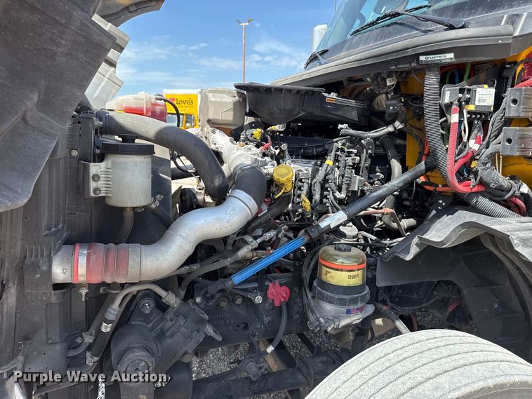 image for item ET6428 2024 International LT625 semi truck