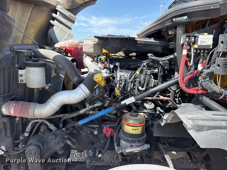 image for item ET6428 2024 International LT625 semi truck