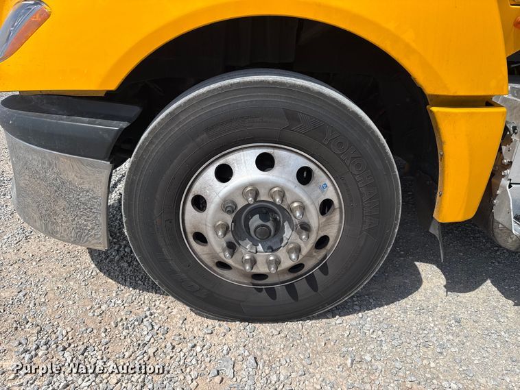 image for item ET6428 2024 International LT625 semi truck