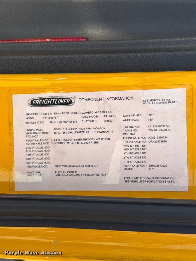 image for item ET6429 2022 Freightliner Cascadia 126 semi truck