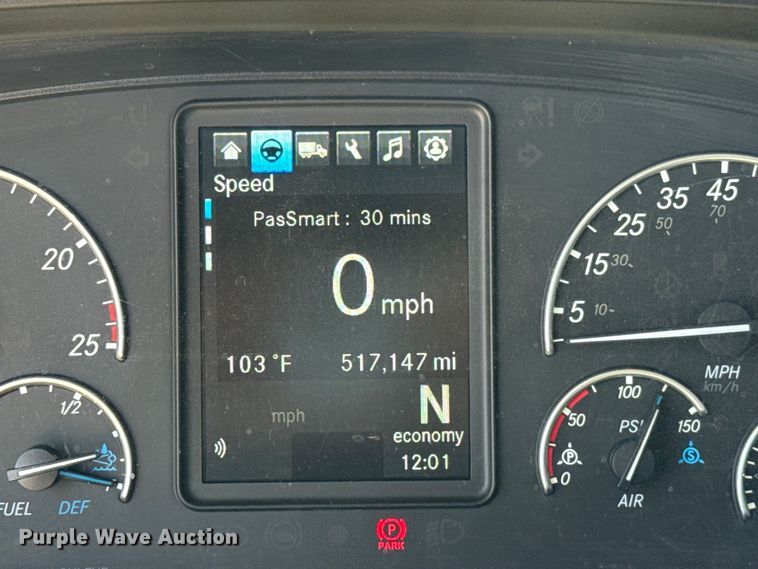 image for item ET6430 2022 Freightliner Cascadia 126 semi truck